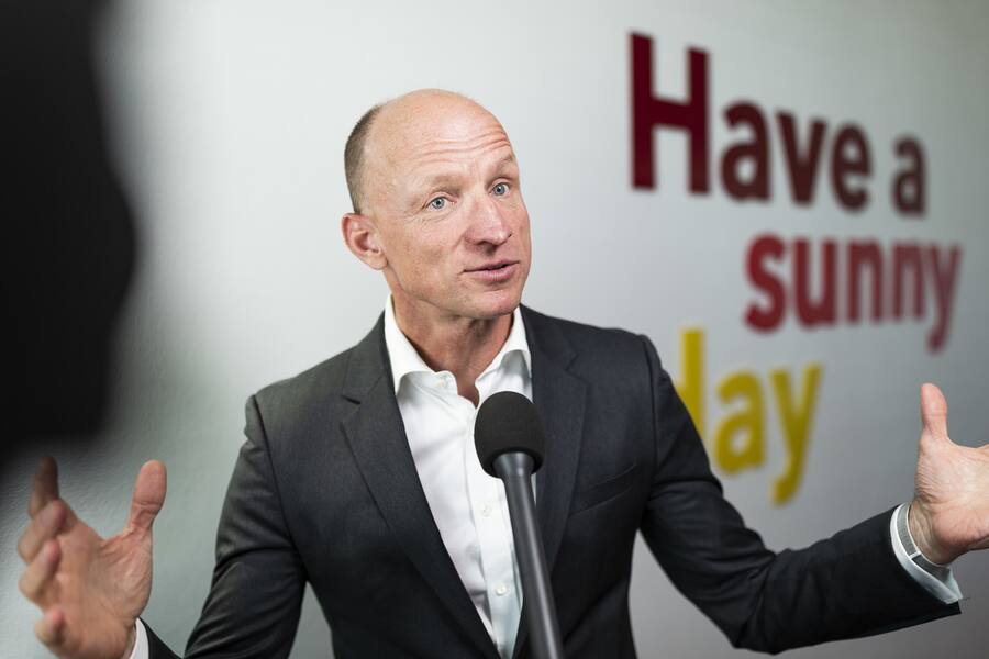 Olaf Swantee, CEO Sunrise, preasentiert die neue 5G-Technologie beim Standort Oerlikon am Tag vor dem eigentlichen Medienevent am Dienstag, 26. Juni 2018, in Zuerich. (PPR/Aladin Klieber)